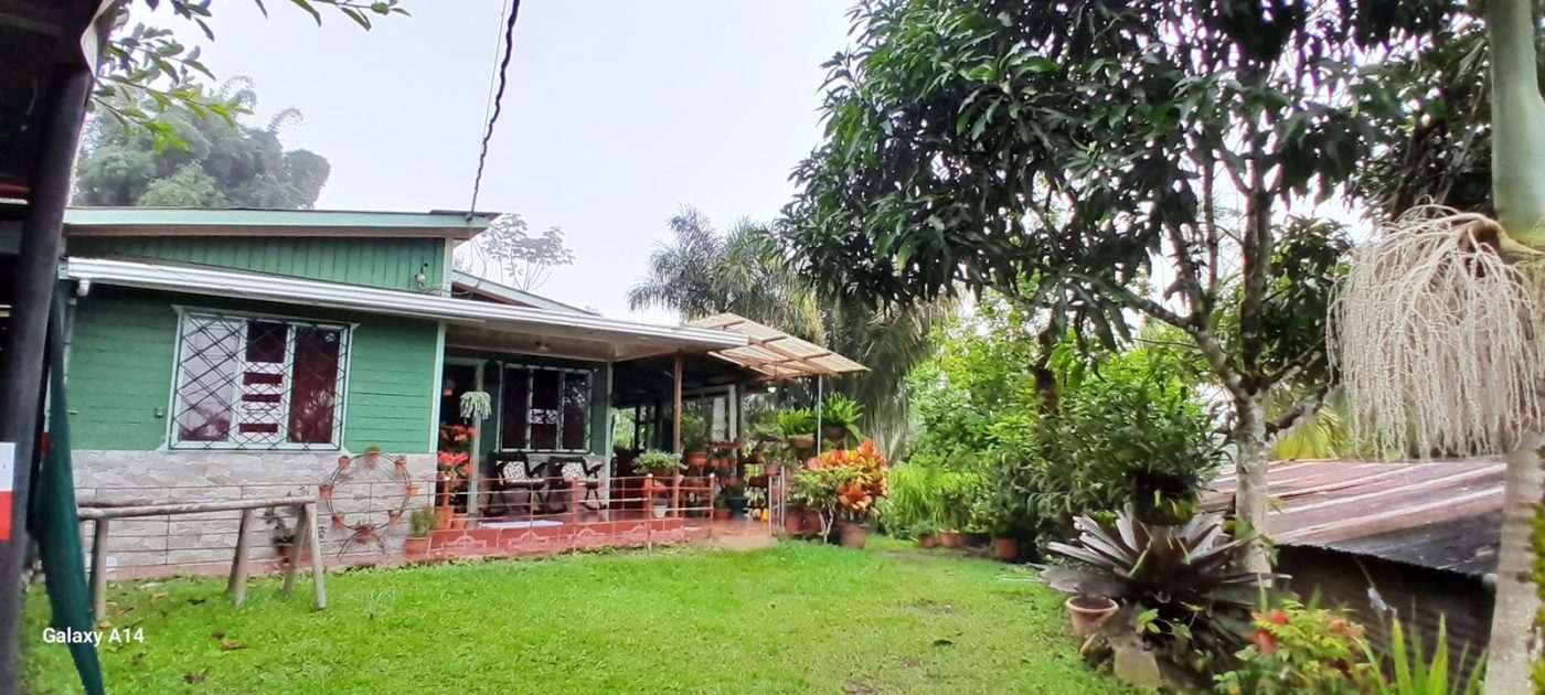 5,600 m2, acogedora casa de campo, excelente clima